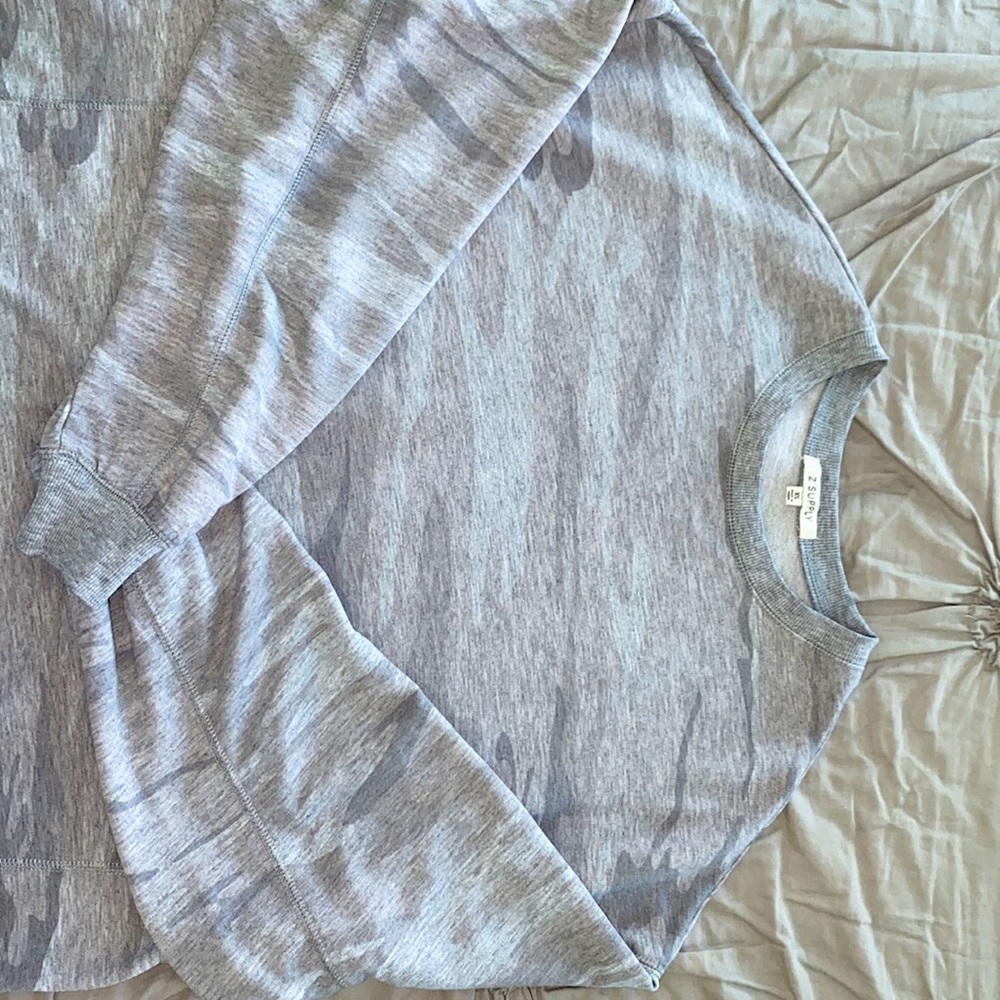 Z Supply Camo Weekender Size XS